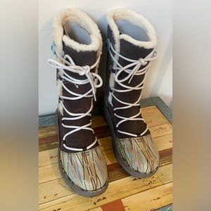 Chaco Belyn Baa Vibram brown shearling insulated winter boots- Womens Sz 9~new